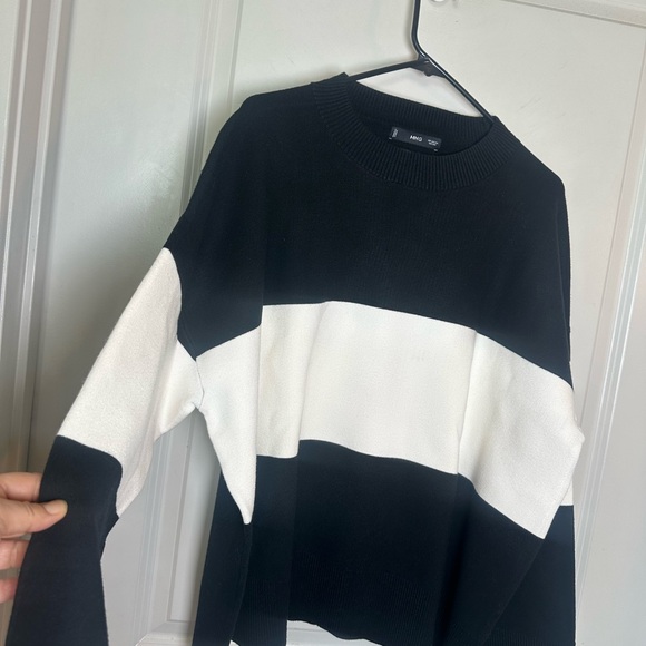 Mango Fine Knit Oversized Striped Black/White Sweater, Size 3XL - Picture 12 of 14